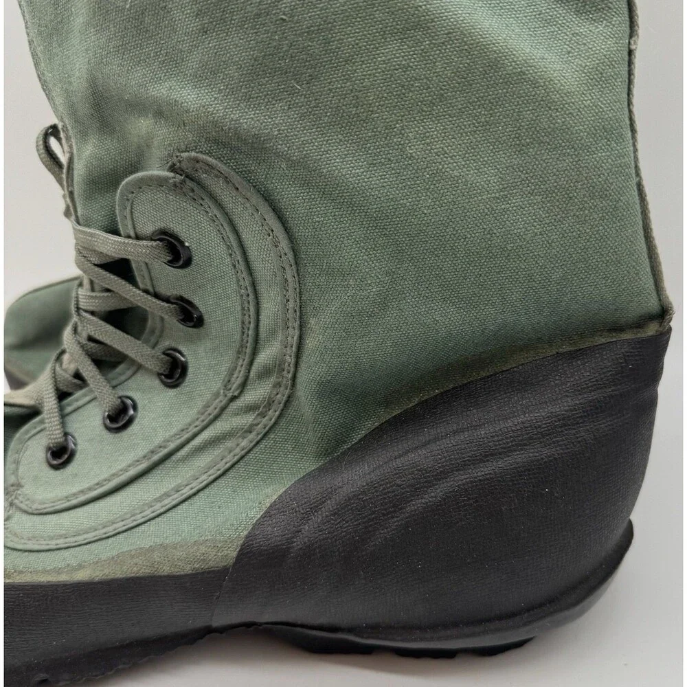 Vintage 80s Air Force Extreme Cold Weather Boots N-1B Medium Mukluks Socks USAF